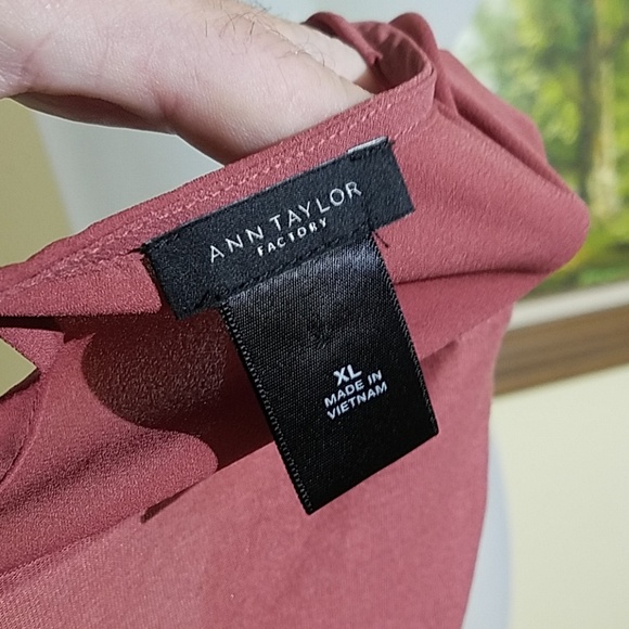 Ann Taylor Factory red blouse G2 - Picture 4 of 6